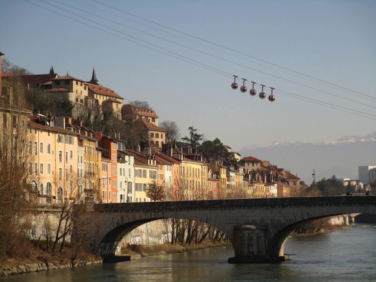 consulting rgpd a grenoble vue des quais bulles et isere